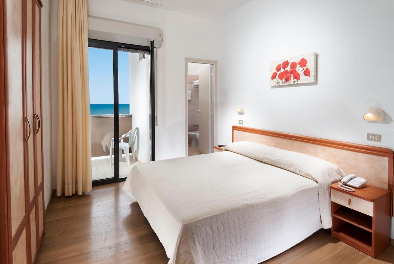 Hotel Olympic Misano Adriatico Esterno foto
