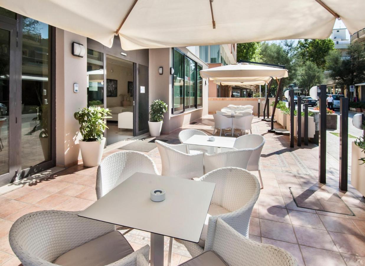 Hotel Olympic Misano Adriatico Esterno foto