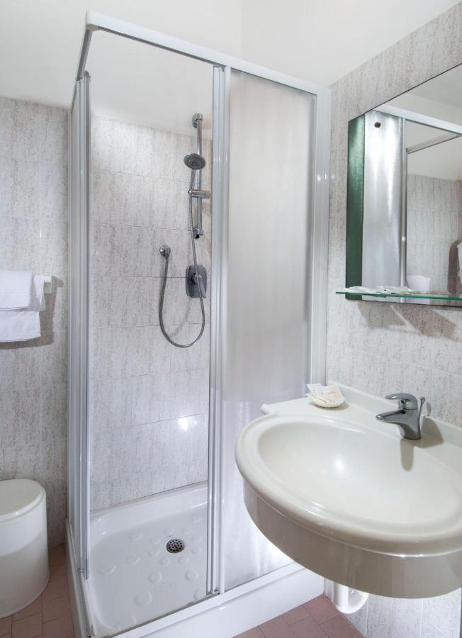 Hotel Olympic Misano Adriatico Esterno foto